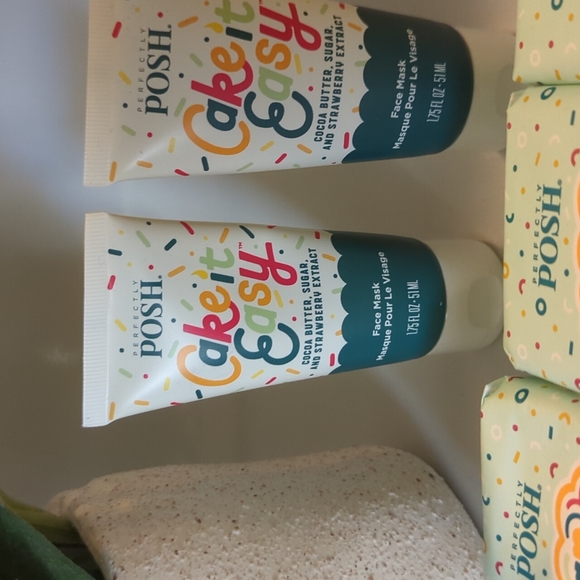 Perfectly Posh Soap-rise Party Bath Bar Cake It Easy Face Mask Lot - Picture 3 of 3